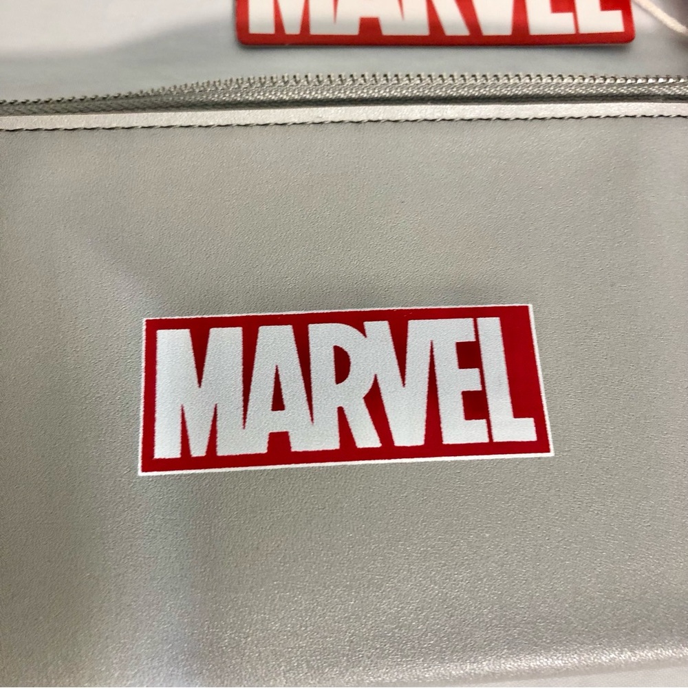 Marvel Gray Wristlet Red Strap Logo Clutch Bag Pouch NWT - Picture 3 of 12